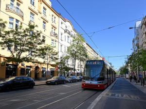 Pronájem kanceláře, Praha - Holešovice, Komunardů, 32 m2
