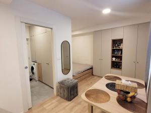 Pronájem bytu 1+kk, Praha - Strašnice, Krabošická, 25 m2