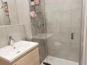 Pronájem bytu 1+kk, Praha - Strašnice, Krabošická, 25 m2