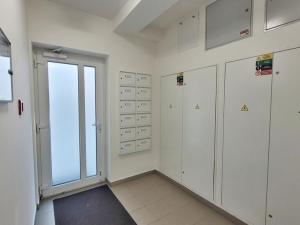 Pronájem bytu 1+kk, Praha - Strašnice, Krabošická, 25 m2