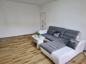 Pronájem bytu 2+1, Prostějov, Šárka, 50 m2