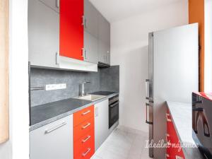 Pronájem bytu 1+kk, Praha - Záběhlice, Svojšovická, 30 m2