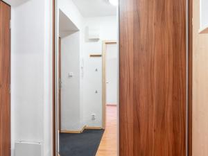 Pronájem bytu 1+kk, Praha - Záběhlice, Svojšovická, 30 m2