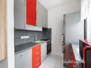 Pronájem bytu 1+kk, Praha - Záběhlice, Svojšovická, 30 m2