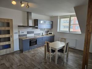 Pronájem bytu 2+kk, Kladno, Poděbradova, 62 m2