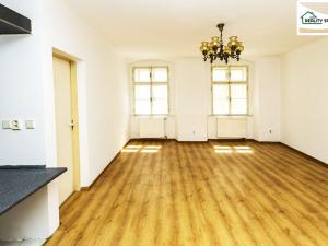 Pronájem bytu 3+1, Cheb, Cechovní, 84 m2