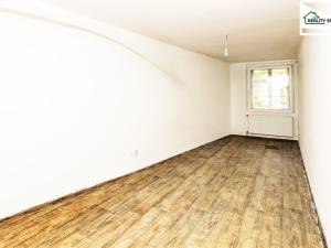 Pronájem bytu 3+1, Cheb, Cechovní, 84 m2
