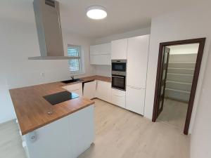 Prodej bytu 4+kk, Babice, K Vile, 146 m2