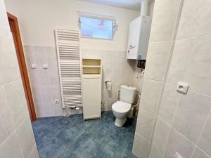 Pronájem bytu 1+kk, Praha - Smíchov, Rozkošného, 44 m2