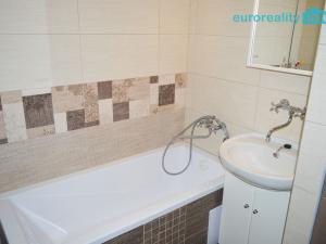 Pronájem bytu 1+kk, Kladno, Norská, 33 m2