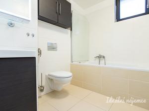 Pronájem bytu 3+kk, Praha - Dolní Chabry, Poštova, 83 m2
