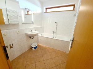 Pronájem bytu 2+kk, Praha - Hlubočepy, Štěpařská, 65 m2