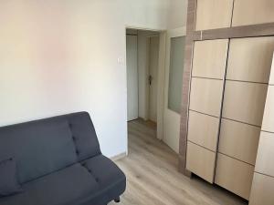 Prodej bytu 1+kk, Praha - Hostivař, Azalková, 24 m2