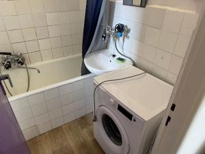 Prodej bytu 1+kk, Praha - Hostivař, Azalková, 24 m2