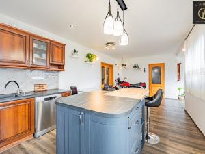 Prodej rodinného domu, Úvaly, 214 m2