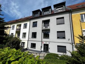 Pronájem bytu 1+1, Praha - Vršovice, Omská, 39 m2