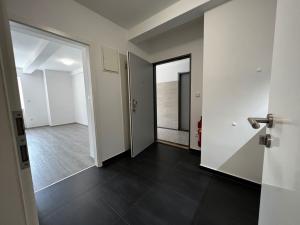 Pronájem bytu 1+1, Praha - Vršovice, Omská, 39 m2
