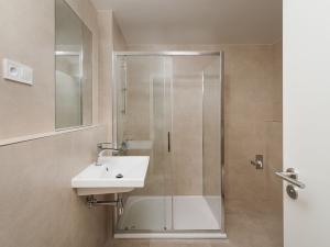 Prodej bytu 2+kk, Praha - Dolní Počernice, Českobrodská, 52 m2
