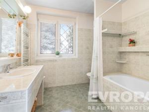Prodej rodinného domu, Kamenice - Nová Hospoda, Na Vyhlídce, 380 m2