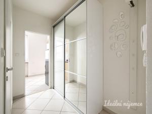 Pronájem bytu 2+kk, Praha - Vokovice, Kladenská, 55 m2