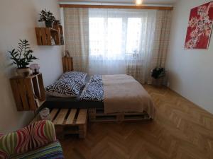 Pronájem bytu 1+1, Praha - Hostivař, Bělinského, 38 m2
