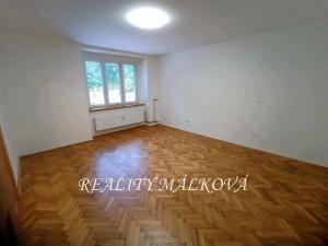 Pronájem bytu 2+kk, Pardubice, Nerudova, 57 m2