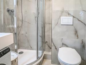 Pronájem bytu 1+kk, Praha - Petrovice, Frostova, 17 m2