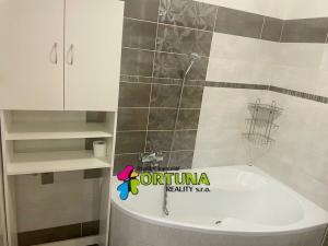 Pronájem bytu 2+kk, České Budějovice, B. Smetany, 56 m2