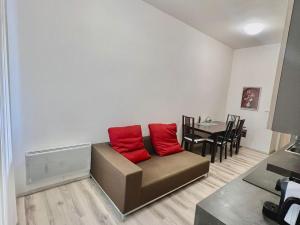 Pronájem bytu 2+kk, Praha - Vinohrady, Rumunská, 47 m2