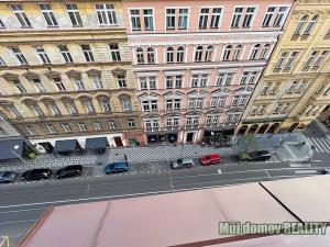 Pronájem bytu 3+kk, Praha - Staré Město, Staroměstské náměstí, 80 m2