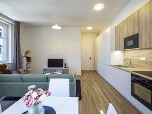 Pronájem bytu 2+kk, Praha - Holešovice, Veletržní, 46 m2