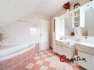 Prodej rodinného domu, Jesenice, Jalovcová, 210 m2