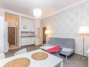 Pronájem bytu 2+kk, Praha - Karlín, Peckova, 52 m2