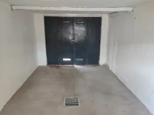 Pronájem garáže, Praha - Smíchov, Podbělohorská, 15 m2