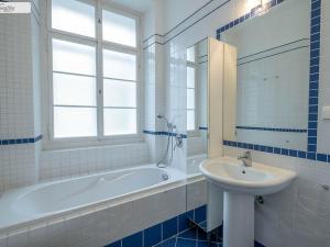 Pronájem bytu 3+1, Praha - Malá Strana, Sněmovní, 85 m2