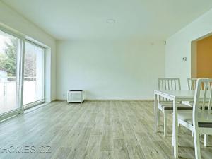 Pronájem bytu 2+kk, Praha - Dolní Chabry, Pod zámečkem, 60 m2