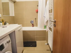 Pronájem bytu 2+kk, Praha - Vršovice, Pod stupni, 56 m2