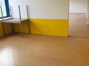 Pronájem komerční nemovitosti, Korozluky, 400 m2