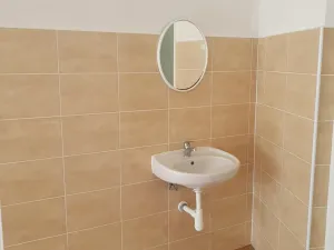 Pronájem komerční nemovitosti, Korozluky, 400 m2
