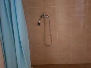 Pronájem komerční nemovitosti, Korozluky, 400 m2