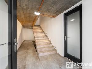 Pronájem obchodního prostoru, Praha - Horní Počernice, Šplechnerova, 526 m2