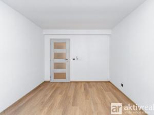 Pronájem obchodního prostoru, Praha - Horní Počernice, Šplechnerova, 526 m2