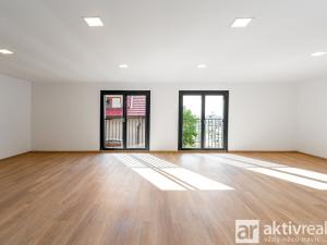 Pronájem obchodního prostoru, Praha - Horní Počernice, Šplechnerova, 526 m2