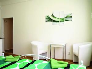 Pronájem bytu 1+kk, Praha - Holešovice, Ortenovo náměstí, 23 m2