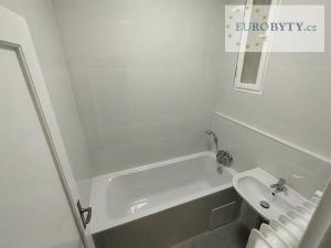 Pronájem bytu 1+kk, Praha - Vršovice, Vršovická, 36 m2