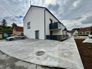 Pronájem bytu 1+kk, Střelice, Nová ulice, 30 m2