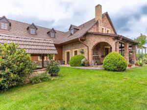 Prodej bytu 6+kk a větší, Bříství, 375 m2