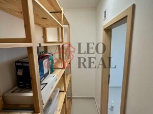 Pronájem bytu 2+kk, Praha - Stodůlky, náměstí Junkových, 48 m2