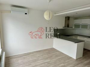 Pronájem bytu 2+kk, Praha - Stodůlky, náměstí Junkových, 48 m2