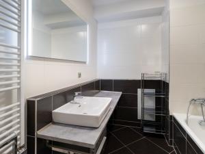 Pronájem bytu 3+kk, Praha - Dolní Měcholupy, Honzíkova, 98 m2